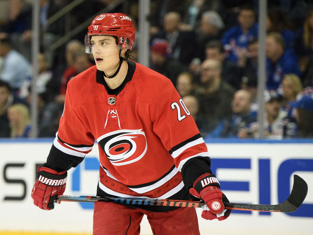 Sebastian Aho taas joukkueensa sankari - Carolina ja Florida tarjoilivat trillerimäisen huipennuksen NHL Urheilu   