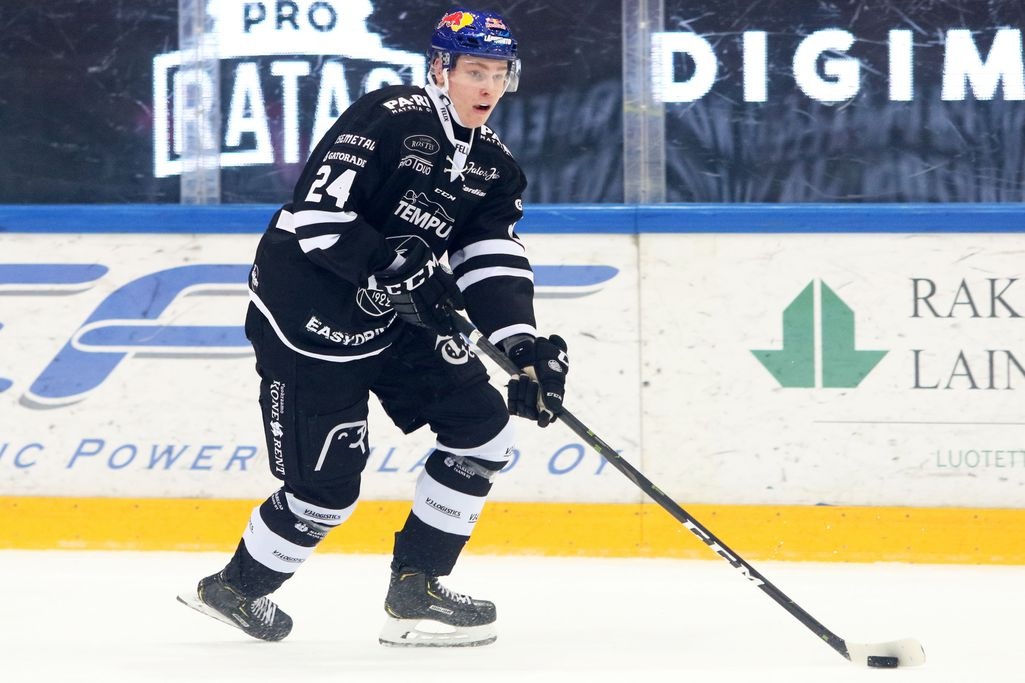 Superlupaus Kaapo Kakko aloitti TPS:n kirin - Ilkka Heikkinen osui kahdesti smliiga Urheilu   