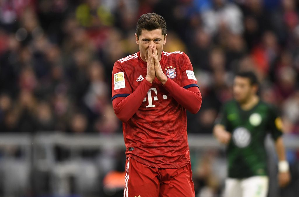 Bayern nöyryytti Wolfsburgia tennislukemin - Robert Lewandowski historiatilaston kärkeen Jalkapallo Urheilu   