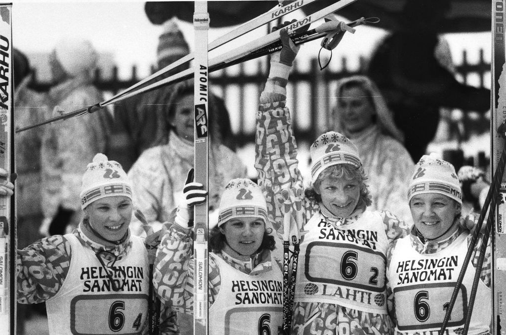 Valmentaja kertoo, kuinka fiktiivinen kolumni oli saada naishiihtäjät sekaisin Lahden vuoden 1989 MM-kisoissa: ”Olisi huutanut, että saatanan ämmä” talviurheilu Urheilu   