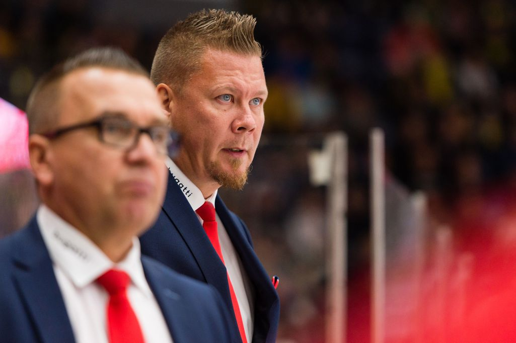 Näkökulma: Vai ei vaihtamalla parane? SM-liigassa on jaettu neljät potkut - HIFK ja JYP kiihdyttäneet eniten smliiga Urheilu   