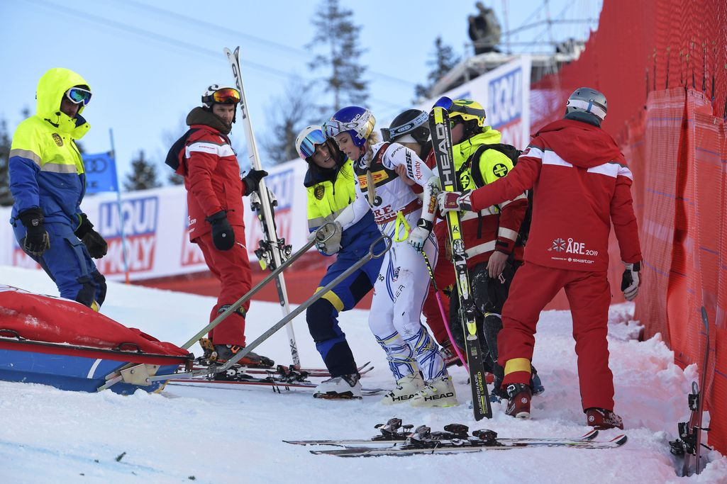 Päättyikö ura tähän? Lindsey Vonn kaatui vaarallisesti MM-kisoissa - Kalle Palander kirosi Ylen kopissa: ”Oi, saatana” talviurheilu Urheilu   