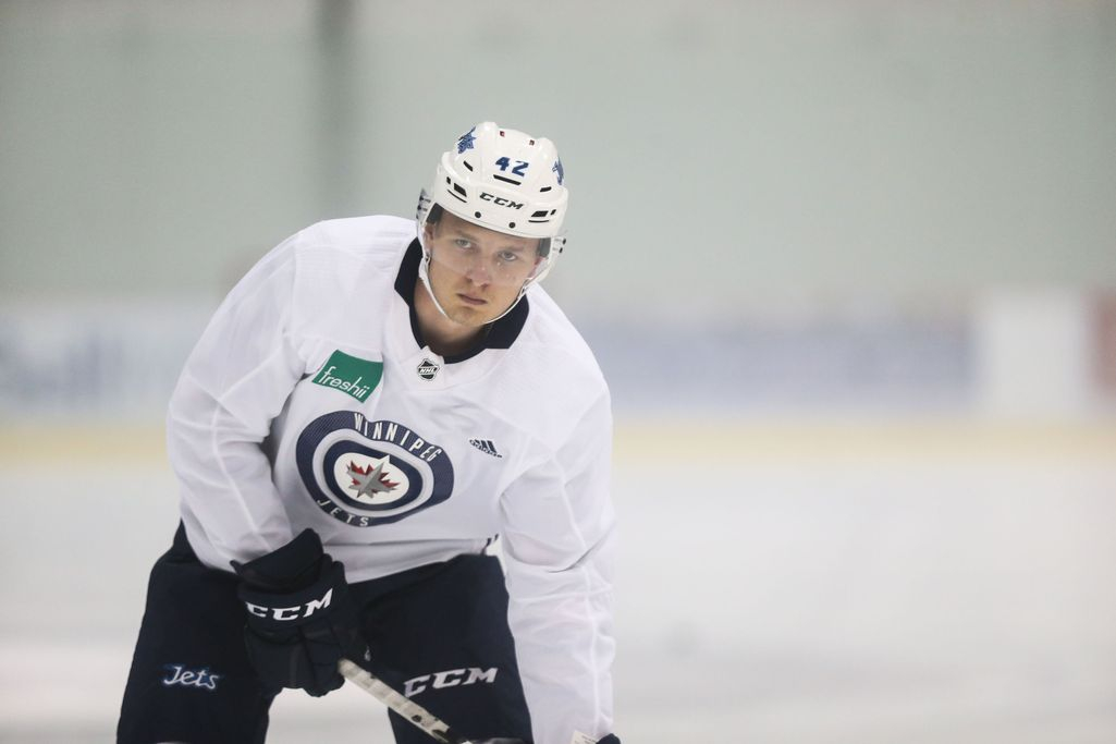 Jättiyllätys: Kristian Vesalaisen kausi jatkuu sittenkin Winnipegissä! NHL Urheilu   
