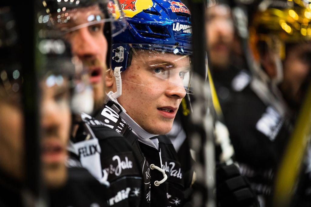 Kaapo Kakko nousi jo NHL-draftin ykkösnimeksi – asiantuntija ihmettelee, miksi kaikki hehkuttivat vain jenkkilupausta: ”Kakko on valmiimpi pelaaja” NHL Urheilu   