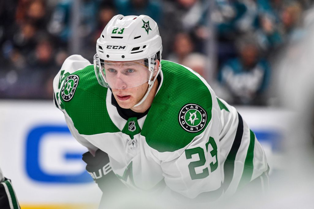 Pinna paloi! Esa Lindell tappeli NHL:ssä - oma maalivahti virnisteli vieressä NHL Urheilu Pinna paloi! Esa Lindell tappeli NHL:ssä - oma maalivahti virnisteli vieressä NHL Urheilu