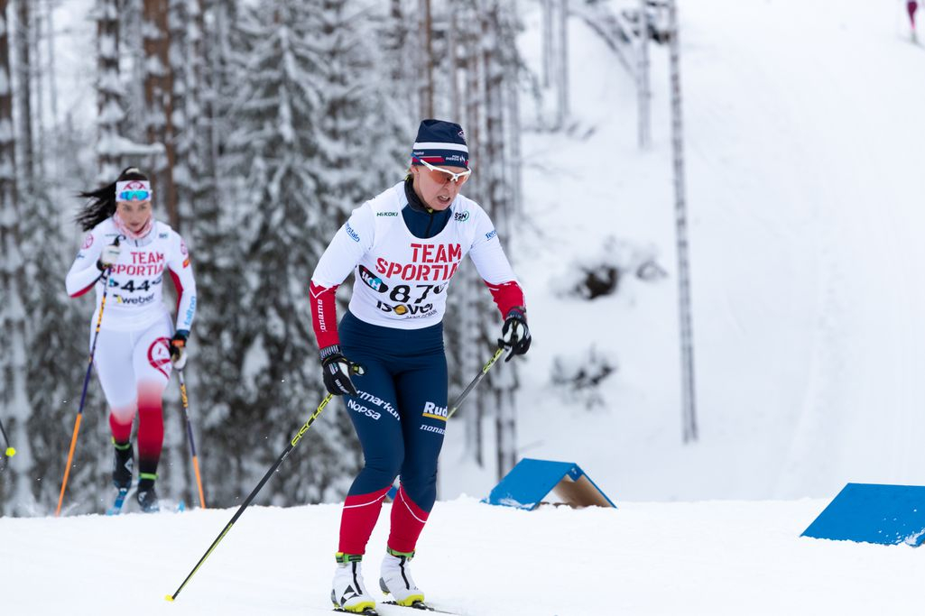 Uskoisitko? Yksi Lahden 2001 suomalaisista MM-mitalisteista kilpailee edelleen! Kati Venäläinen, 43, nujertaa 20 vuotta nuorempia hiihtäjiä - tältä hän näyttää nyt talviurheilu Urheilu   