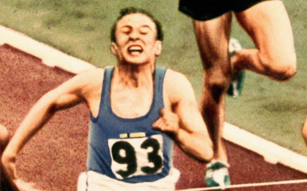 Millä juoksumatkalla Voitto Hellsten juhli pronssia Melbournen olympialaisissa vuonna 1956? Urheilu   