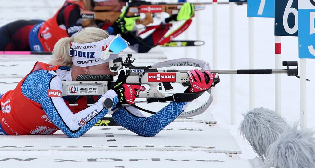 Näkökulma: Kaisa Mäkäräinen leikkii tulella – samassa tilanteessa ollut Martin Fourcade laskelmoi viileästi: ”Ampuisin itseäni jalkaan” talviurheilu Urheilu   