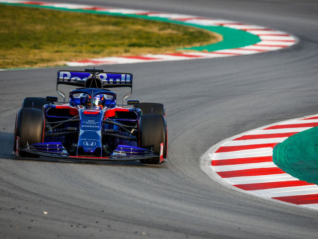 Mercedes heräsi viimein - Toro Rosso päätyi jälleen F1-testien tuloslistan kärkeen Formulat Urheilu   