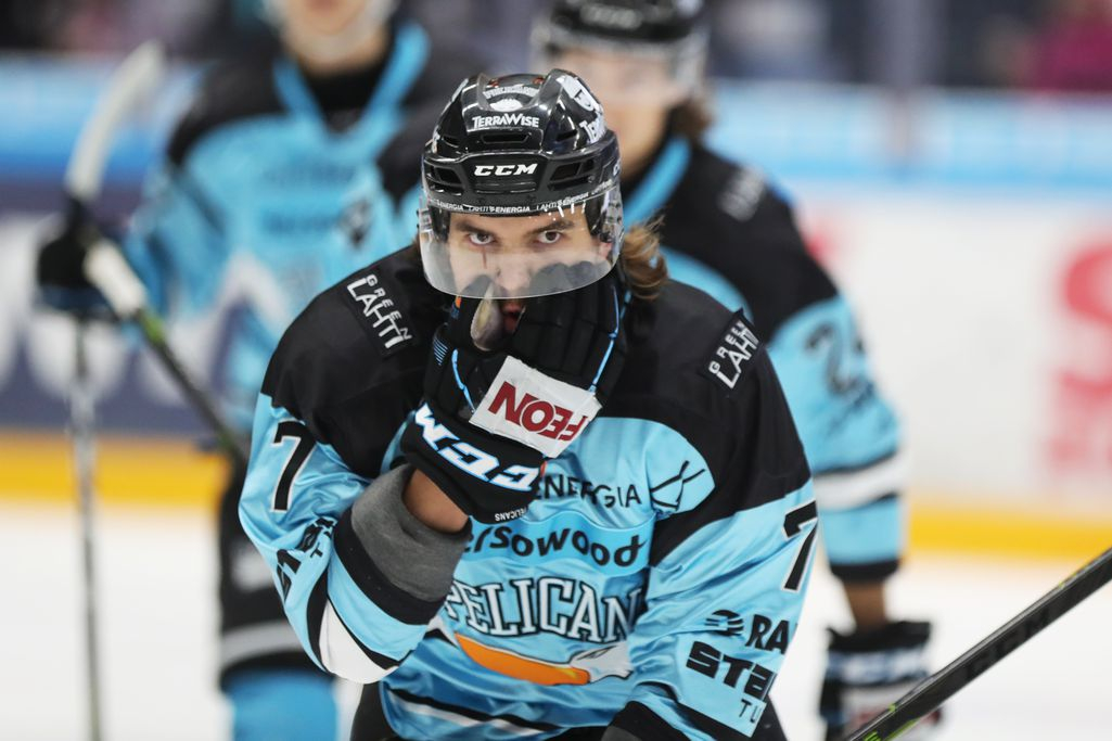 SM-liigan pakkisensaatio Oliwer Kaski jälleen ilmiliekeissä - kasassa jo huimat 39 tehopistettä! smliiga Urheilu SM-liigan pakkisensaatio Oliwer Kaski jälleen ilmiliekeissä - kasassa jo huimat 39 tehopistettä! smliiga Urheilu