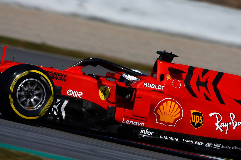 Ferrarin kiistellyltä pääsponsorilta yllättävä ilmoitus – edes mainosten poisto autojen kyljestä ei karkota yhtiötä: ”Olemme täällä pysyäksemme” Formulat Urheilu   