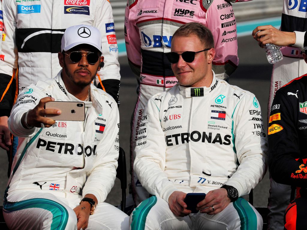 Valtteri Bottas sai komeat kehut Lewis Hamiltonilta: kolme maailmanmestaria jäivät suomalaisen taakse Formulat Urheilu   