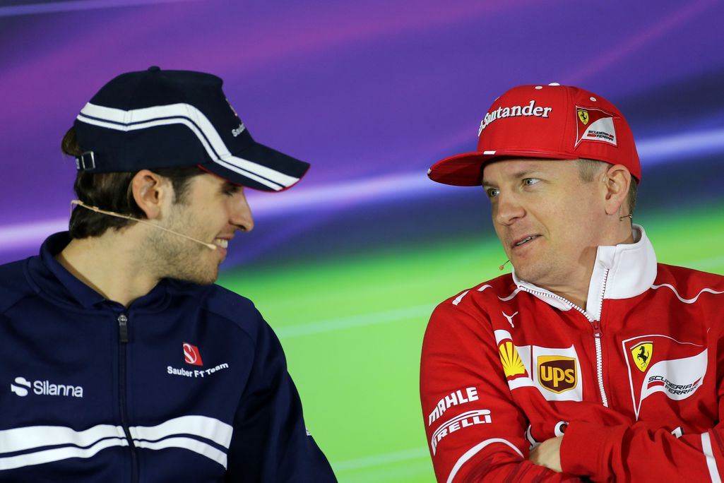 Joutuuko Kimi Räikkönen todella ongelmiin tallikaverinsa kanssa? Autosport löi lukuja pöytään Antonio Giovinazzin iskukyvystä Formulat Urheilu Joutuuko Kimi Räikkönen todella ongelmiin tallikaverinsa kanssa? Autosport löi lukuja pöytään Antonio Giovinazzin iskukyvystä Formulat Urheilu