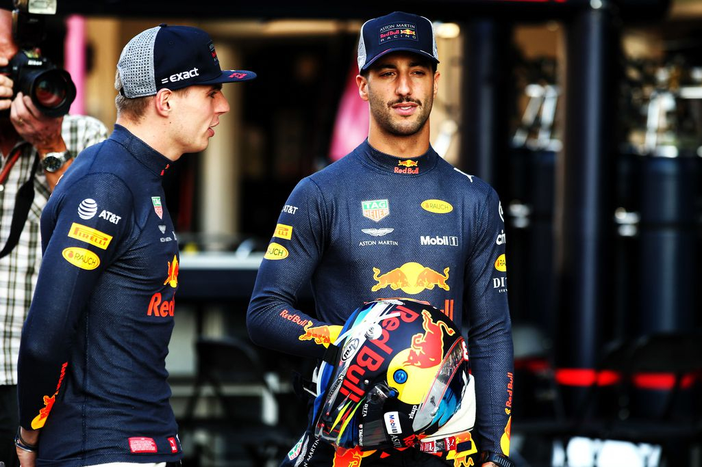 Kohukolari Max Verstappenin kanssa ei unohdu - Daniel Ricciardo latasi ikävän vihjauksen Formulat Urheilu   