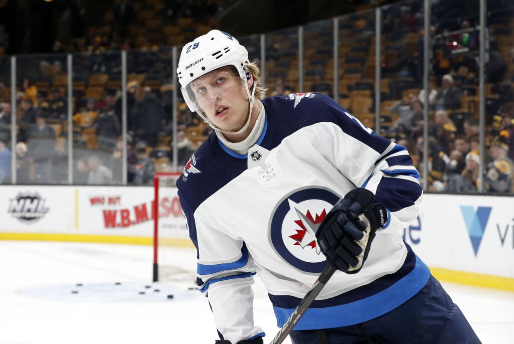 Patrik Laineen kehonkieli herätti huomiota - NHL-asiantuntijalta armoton näkemys suomalaistähden tulevaisuudesta: ”Miten jätkälle voitaisiin maksaa 10 miljoonaa? NHL Urheilu Patrik Laineen kehonkieli herätti huomiota - NHL-asiantuntijalta armoton näkemys suomalaistähden tulevaisuudesta: ”Miten jätkälle voitaisiin maksaa 10 miljoonaa? NHL Urheilu