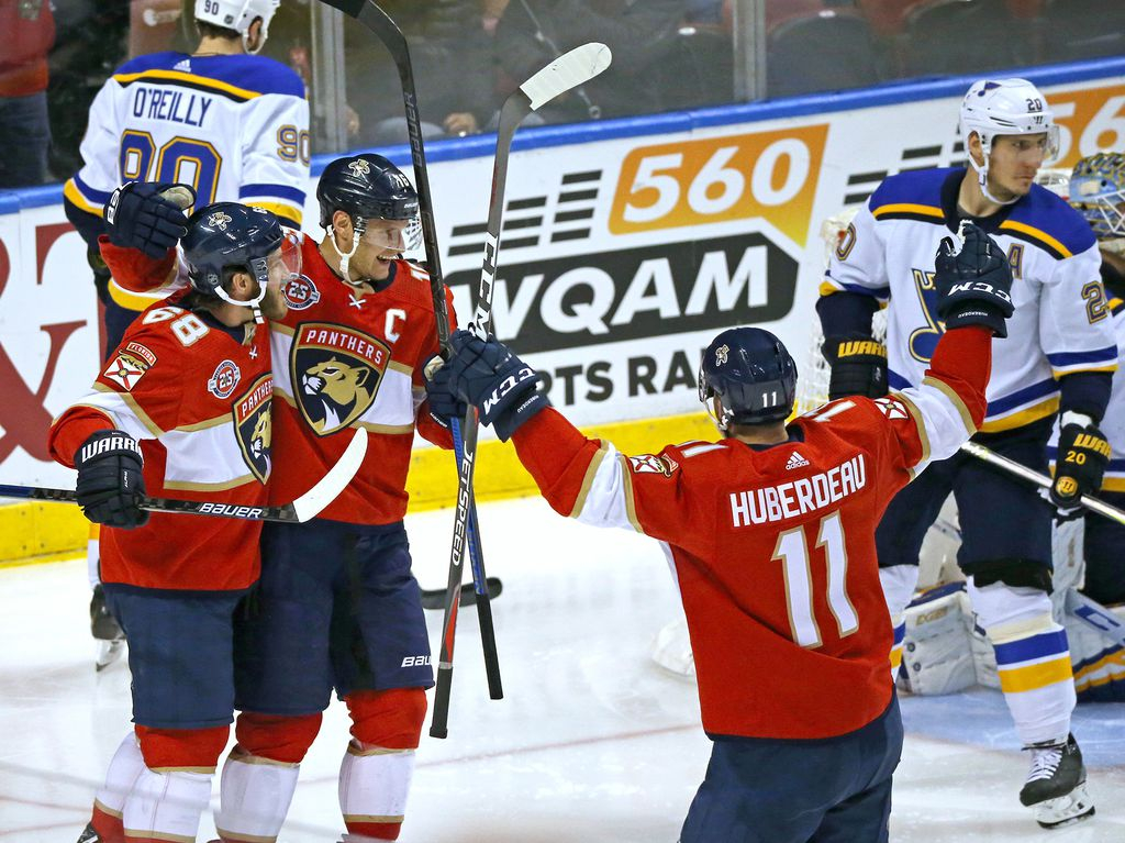 Aleksander Barkov ja Henrik Borgström maalauspuuhissa - Florida romahti kirvelevästi kotikentällä NHL Urheilu Aleksander Barkov ja Henrik Borgström maalauspuuhissa - Florida romahti kirvelevästi kotikentällä NHL Urheilu