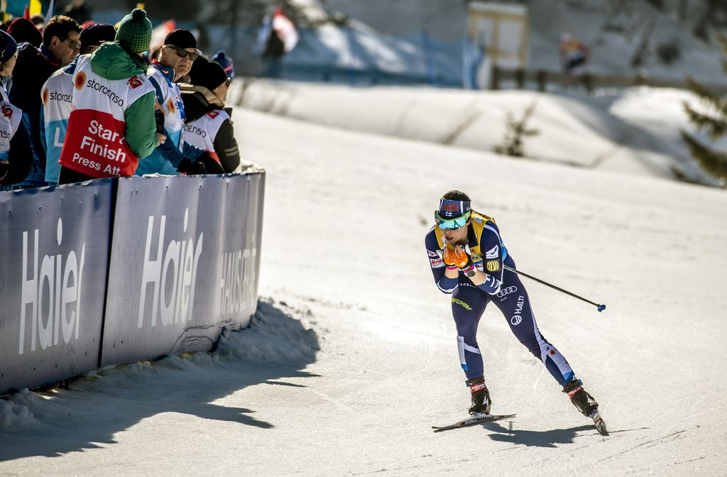 Mitä draamaa! Krista Pärmäkoski jäi neljänneksi vain 1,4 sekunnin erolla - Therese Johaug hiihti taas MM-kultaa Hiihdon MM Urheilu   