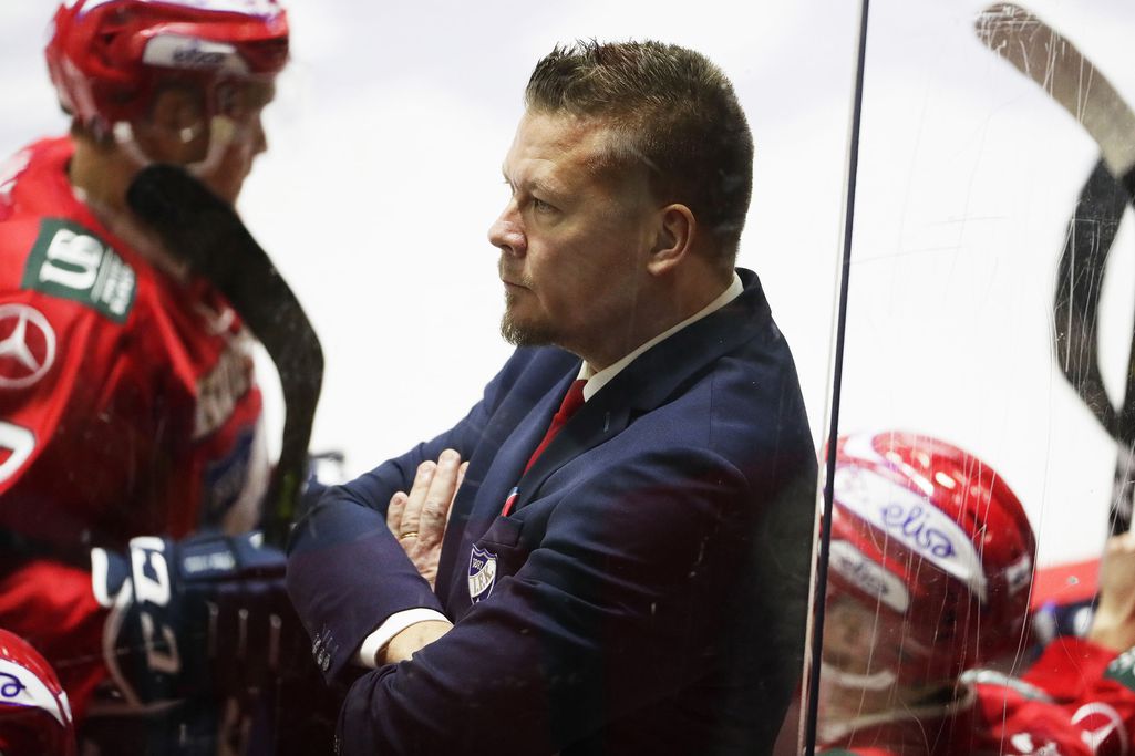 Uusi pääkäskijä Jarno Pikkarainen kovensi HIFK:n pelikuria - kolmesta ottelusta kolme voittoa: ”Sovitut asiat näkyviin” smliiga Urheilu 