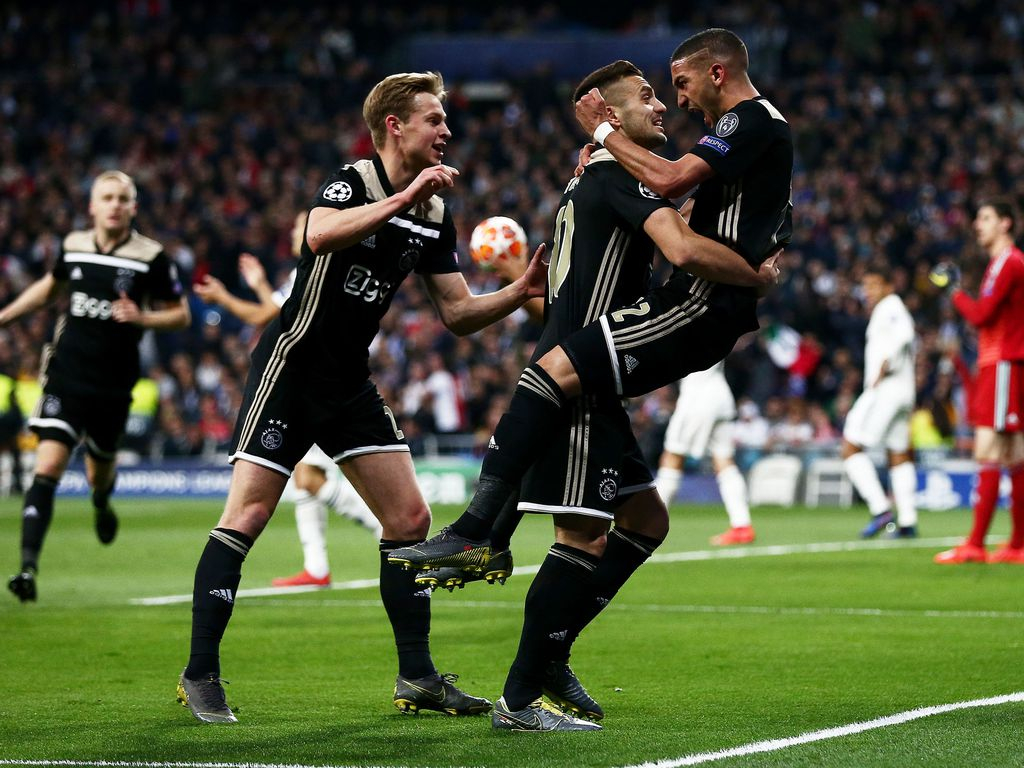 Kuva: Oliko pallo yli rajan? Mestarien liigassa nähtiin kyseenalainen maali – Ajax murskasi Realin Mestarien liiga Urheilu   