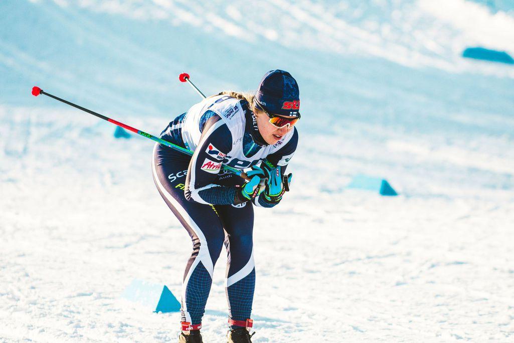 Mahtava keli! Suomen hiihtolupaus Anita Korva paineli ilman paitaa ladulla - julkaisi kuvan upeista lumimaisemista talviurheilu Urheilu   