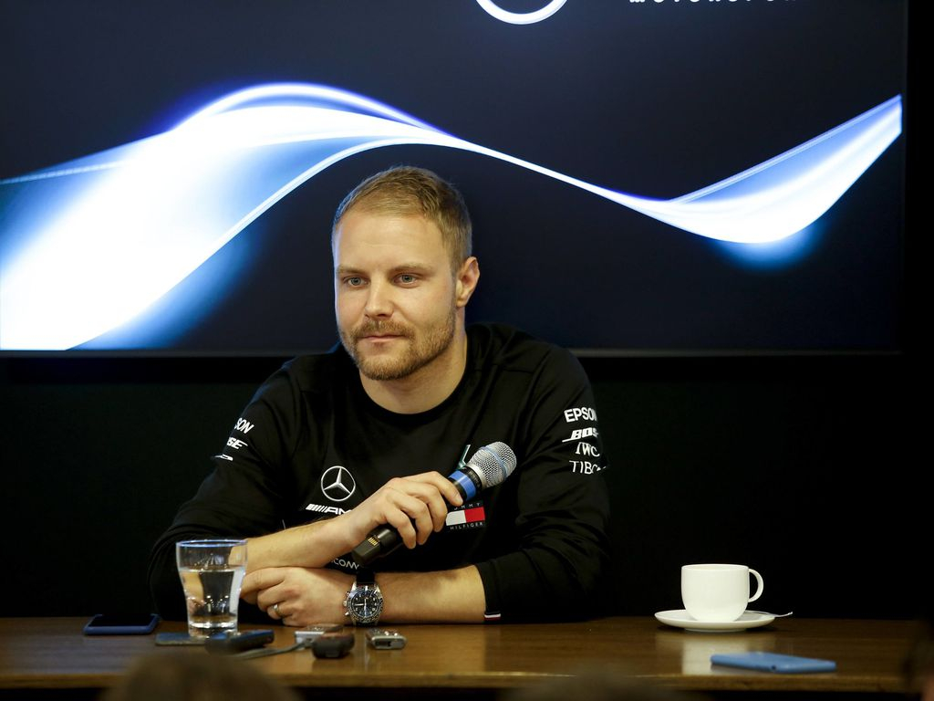 Valtteri Bottas latasi todella painavaa tekstiä tilanteestaan - lähtee kolmanteen Mercedes-kauteensa hurjat paineet niskassa: ”En ole saavuttanut yhtään mitään” Formulat Urheilu   