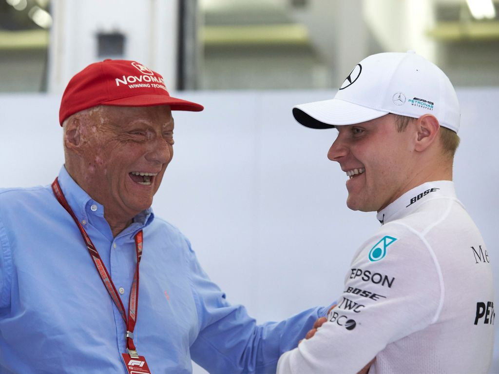 Niki Lauda täyttää 70 vuotta - Valtteri Bottas onnitteli legendaa vauhdikkaalla yhteiskuvalla Formulat Urheilu   