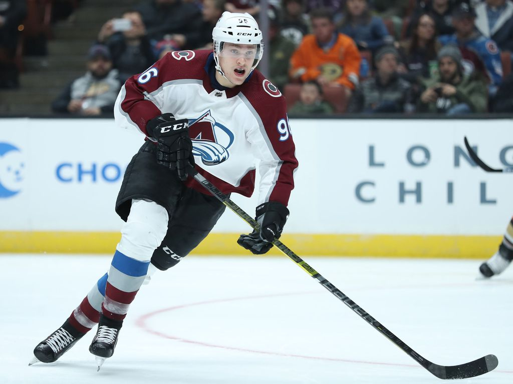 Mikko Rantanen rikkoi oman piste-ennätyksensä - matkalla huimaan kerhoon Selänteen ja Kurrin seuraksi NHL Urheilu   